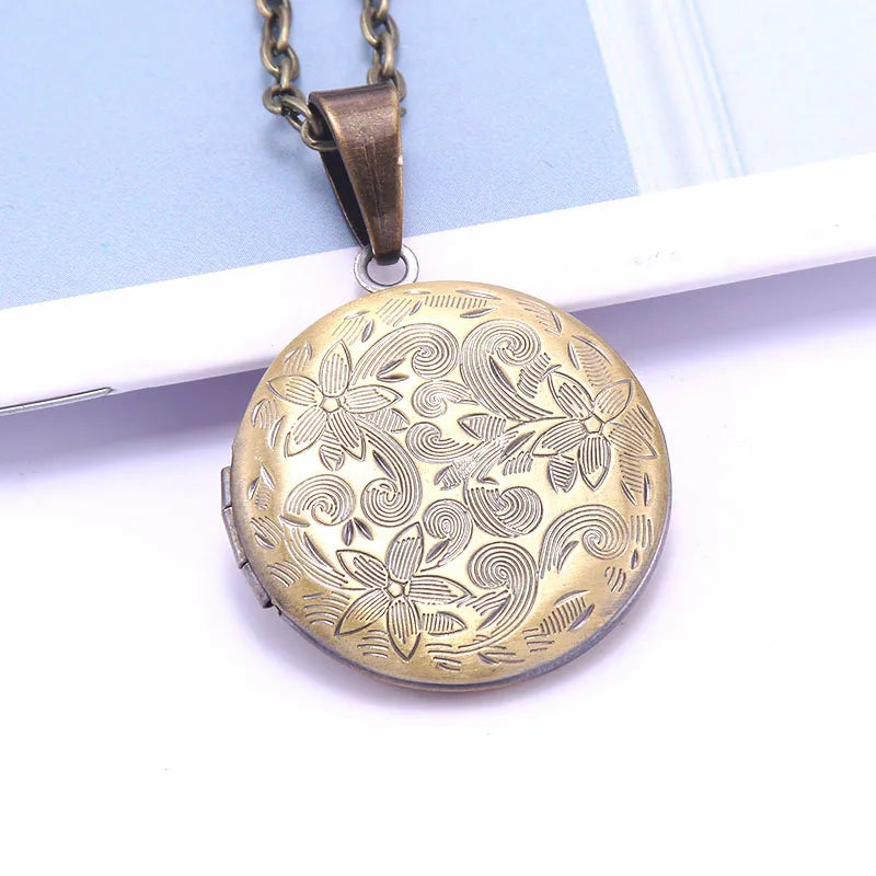 Copper Color Love Heart Locket Pendants for Women Men Openable Photo Frame Glossy Family Pet Picture Necklace Family Love Gift