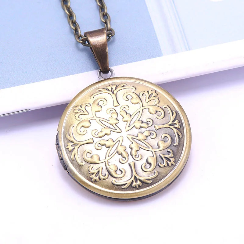 Copper Color Love Heart Locket Pendants for Women Men Openable Photo Frame Glossy Family Pet Picture Necklace Family Love Gift