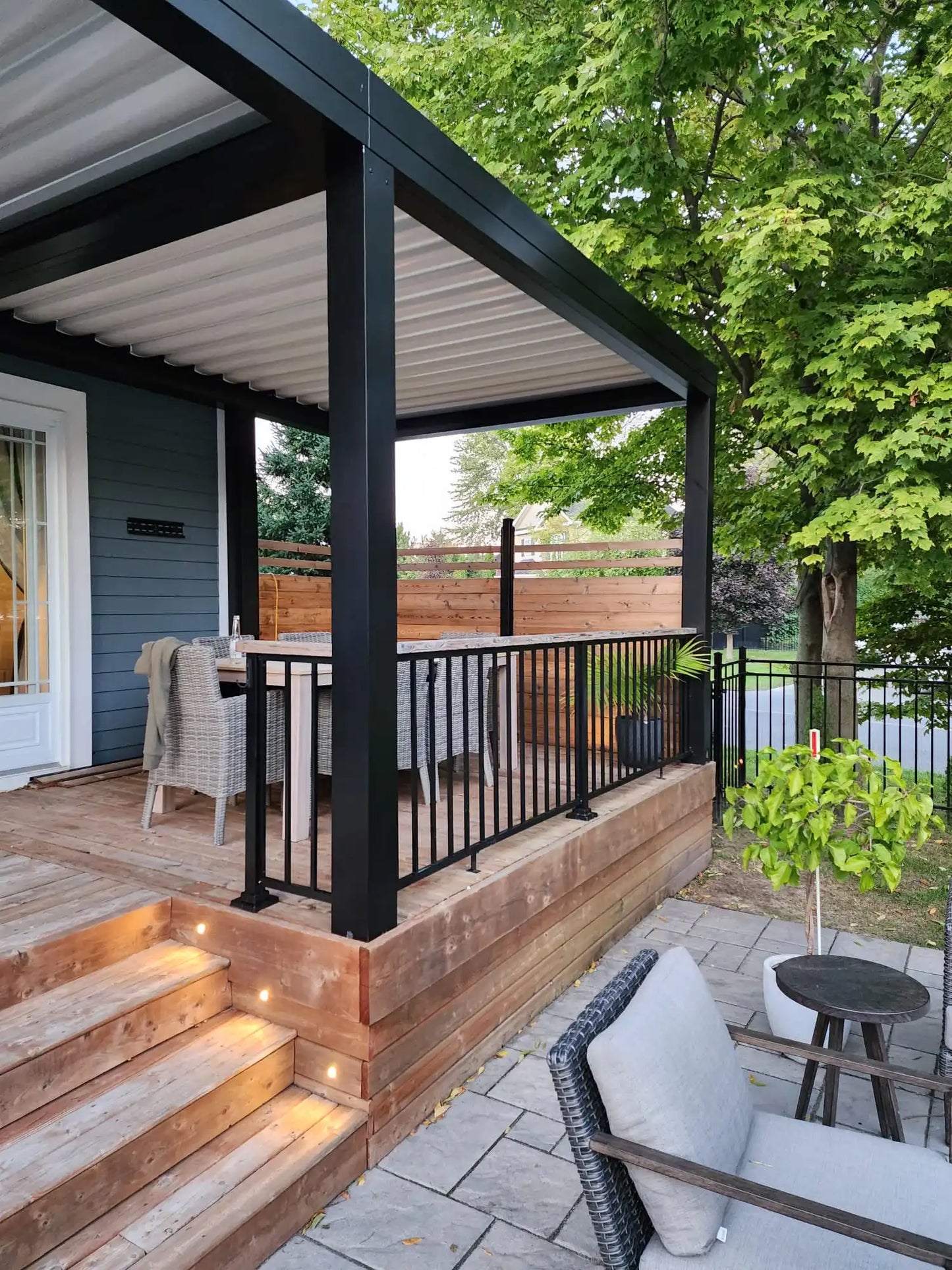 Customized Sizes Motorized Aluminum Gazebo Outdoor Canopy Adjustable Louvered Roof Summerhouses Garden Pergola for Sale