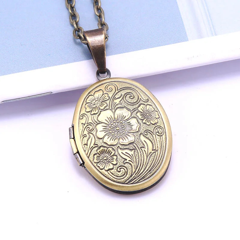 Copper Color Love Heart Locket Pendants for Women Men Openable Photo Frame Glossy Family Pet Picture Necklace Family Love Gift