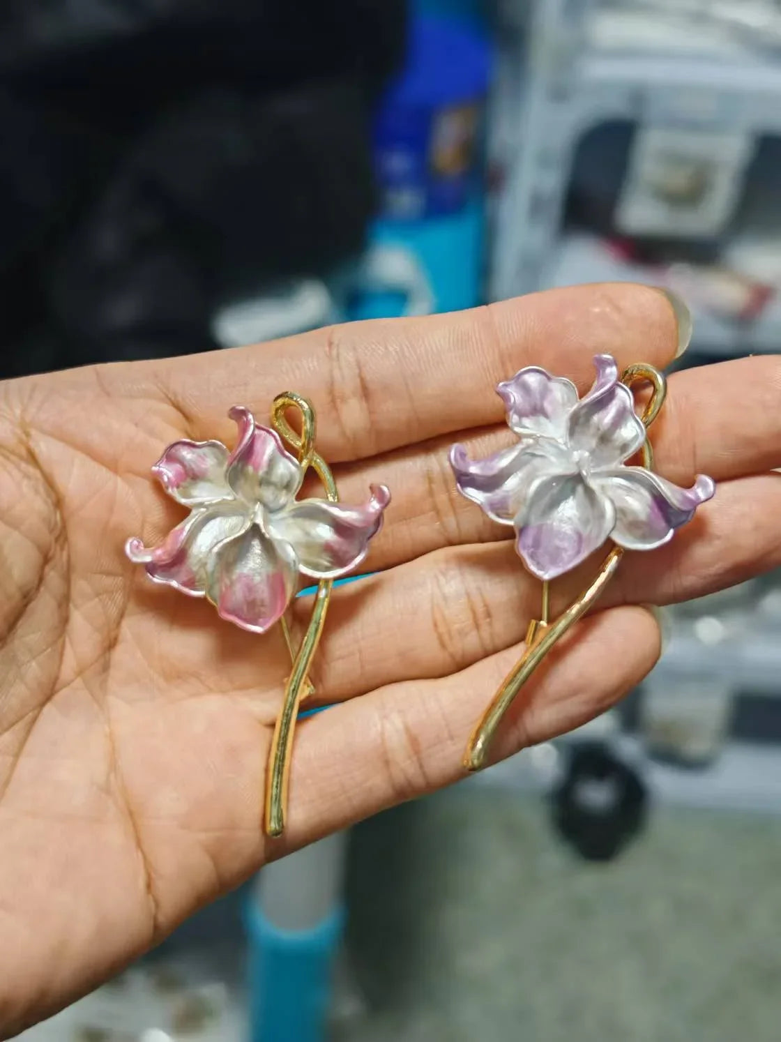 Luxury Enamel Lotus Flower Brooches for Women Men Suit Coat Dress Jewelry Pins Wedding Party Corsage Accessories
